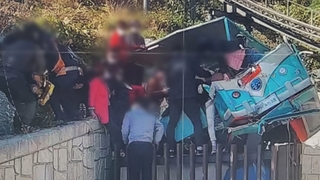 경남 통영 욕지도 모노레일 탈선…"탑승자 8명 부상"