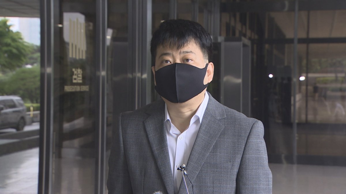 "이재명, 허위사실 공표" 고발 시민단체 검찰 출석