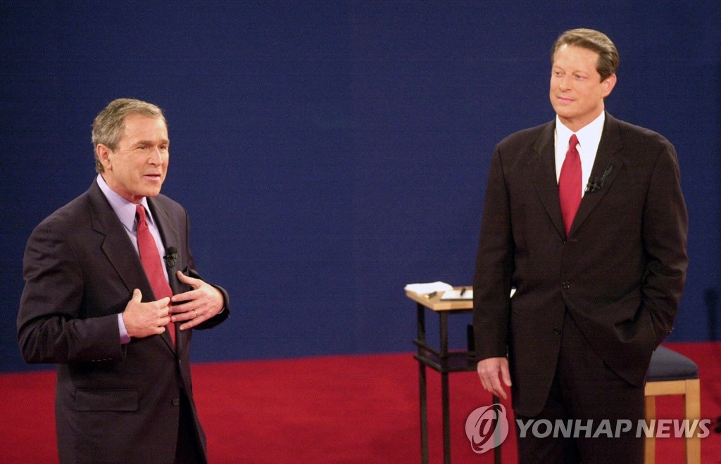 2000년 미 대선 대결, 조지 부시(왼쪽) vs 앨 고어