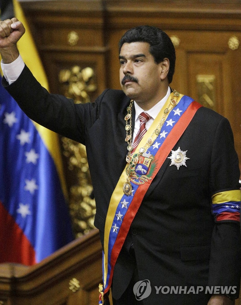 베네수엘라 임시 대통령에 취임한 니콜라스 마두로 부통령(AP=연합뉴스)