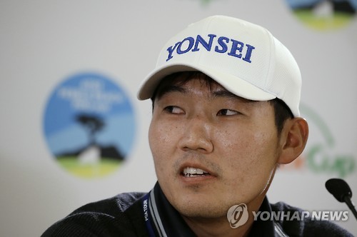2라운드에서 맹타를 휘두를 강성훈 (AP=연합뉴스)
