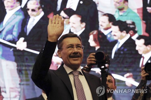 터키 수도 시장 "대통령 지시로 물러난다"