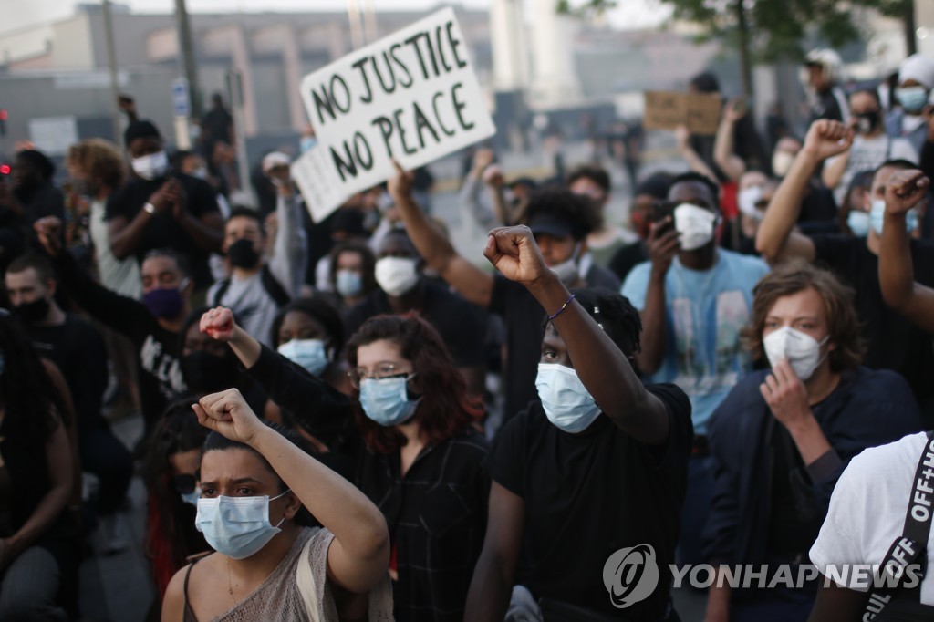 America Protests France