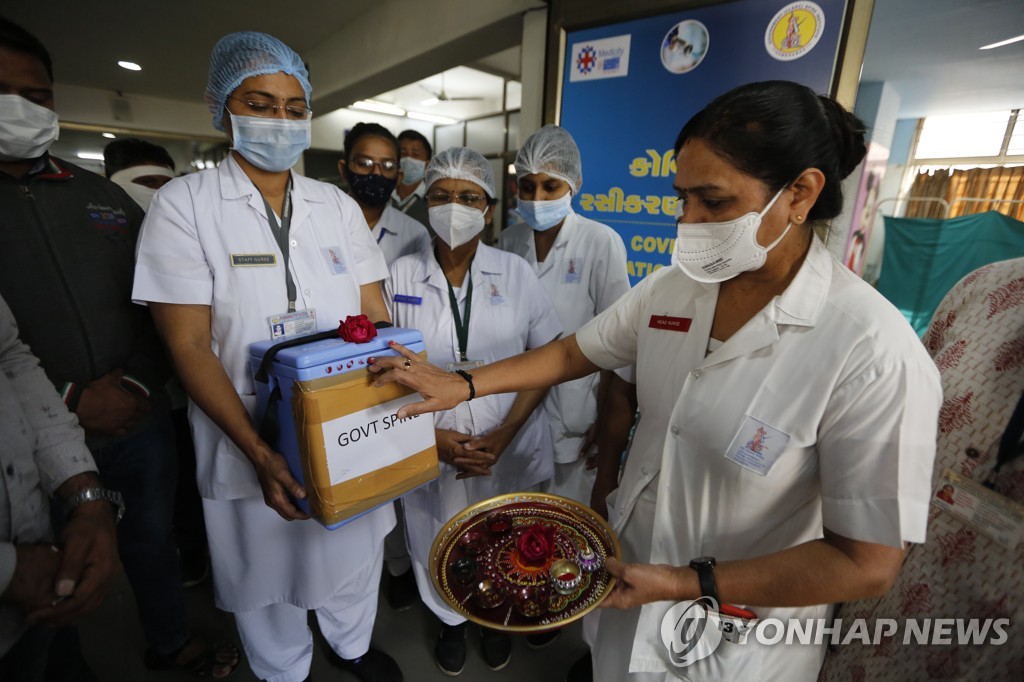 APTOPIX Virus Outbtreak India