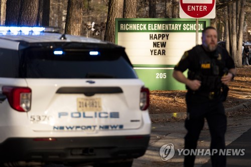 6살짜리 초등학생이 교사에 총쏜 美 초등학교