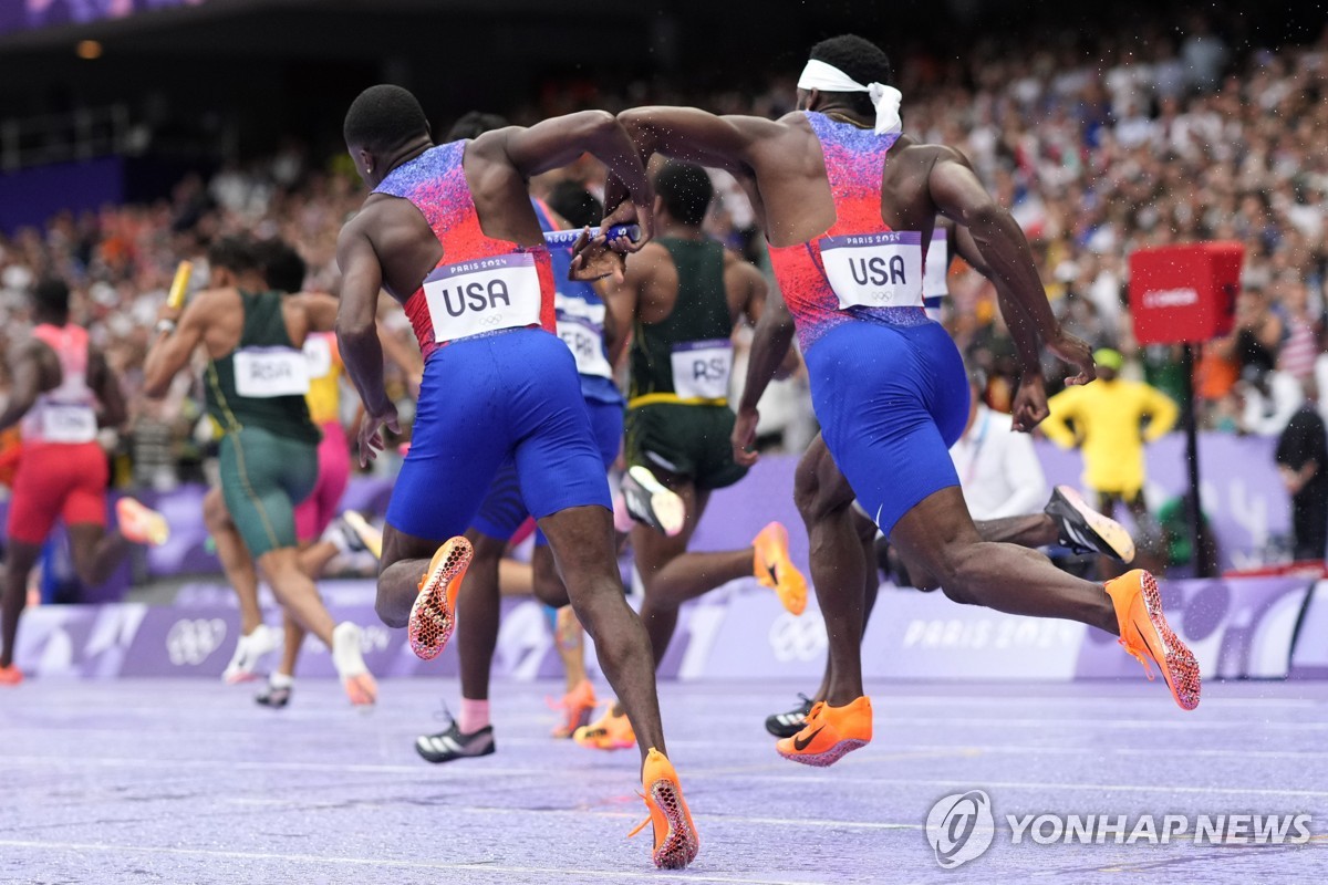 미국 남자 400ｍ 계주팀의 배턴 연결 실수