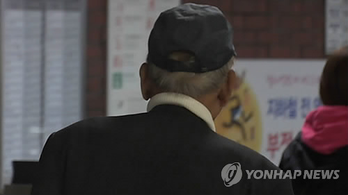 지하철을 이용하는 고령층