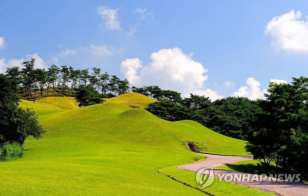 무령왕릉 전경