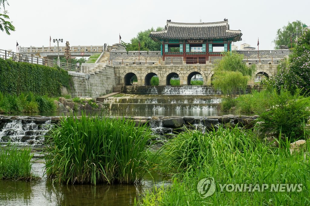 수원 화성 - 화홍문