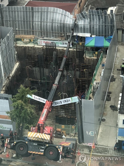 서울 영등포구 신길동 공사현장서 크레인 전복