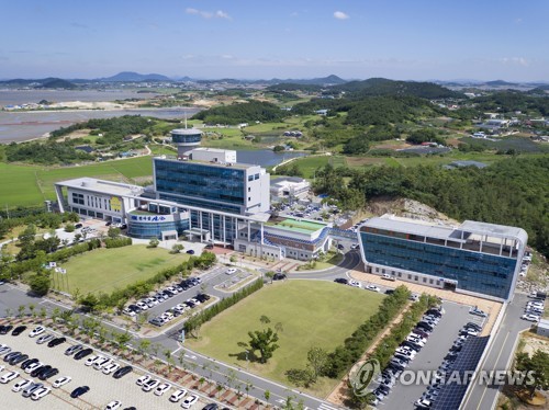 신안군청 청사 전경