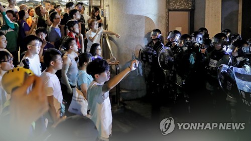 홍콩사태 시위대ㆍ경찰 (CG)