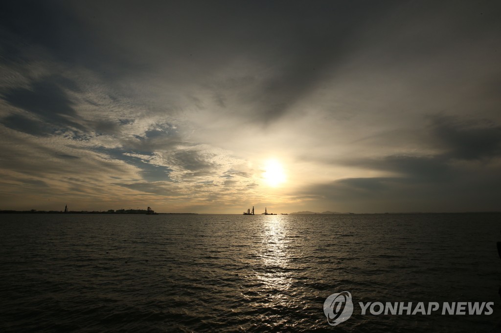 인천 송도국제도시 솔찬공원 해상