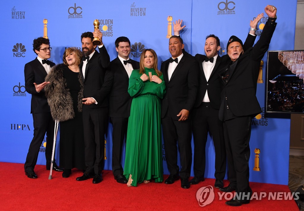 US-ENTERTAINMENT-FILM-TELEVISION-GOLDEN-GLOBES-PRESSROOM