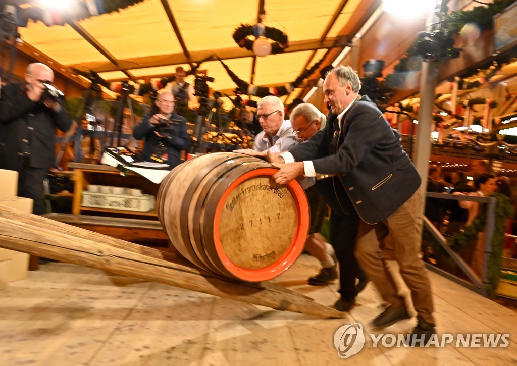 GERMANY-LIFESTYLE-OKTOBERFEST-BEER-FESTIVAL-CULTURE