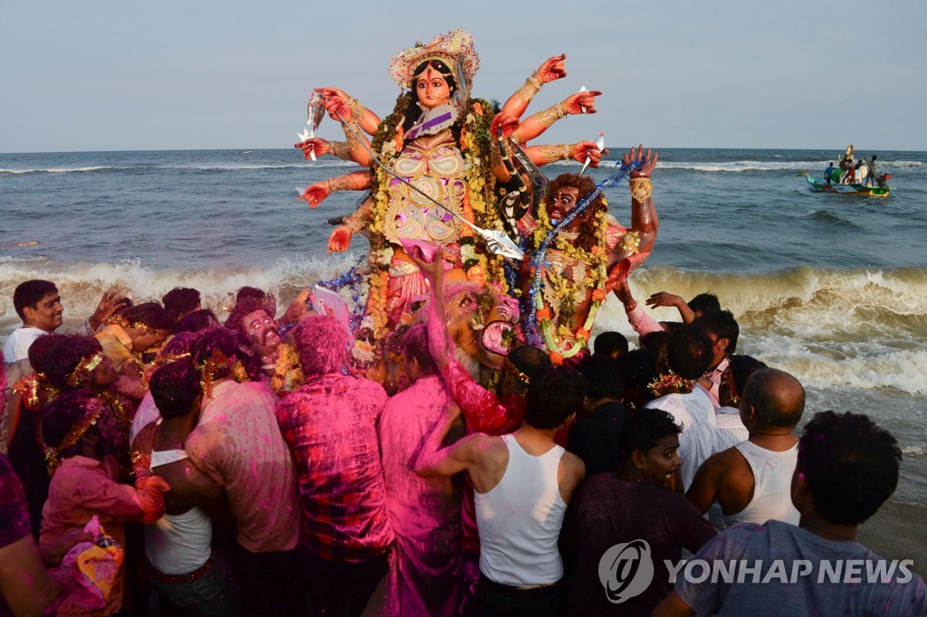 INDIA-RELIGION-HINDU-FESTIVAL