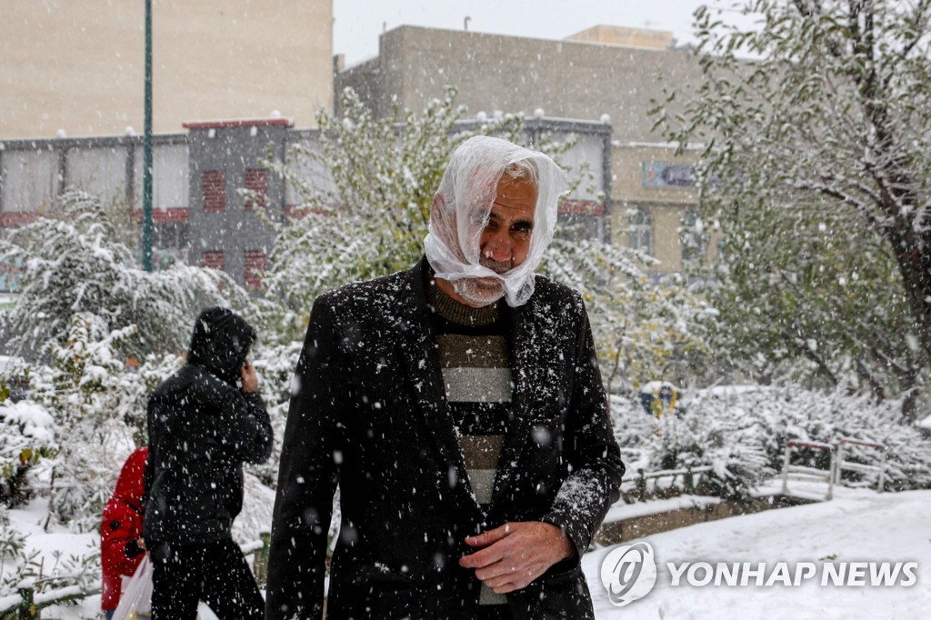 IRAN-WEATHER-TRANSPORT-SNOW