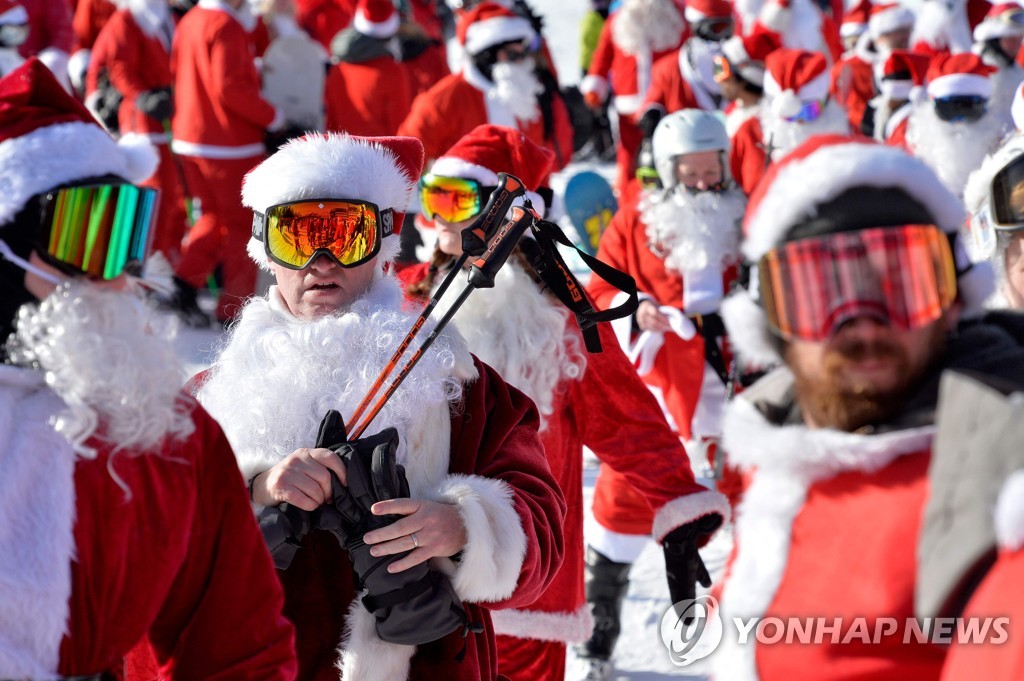 US-SANTA-FUNDRAISER