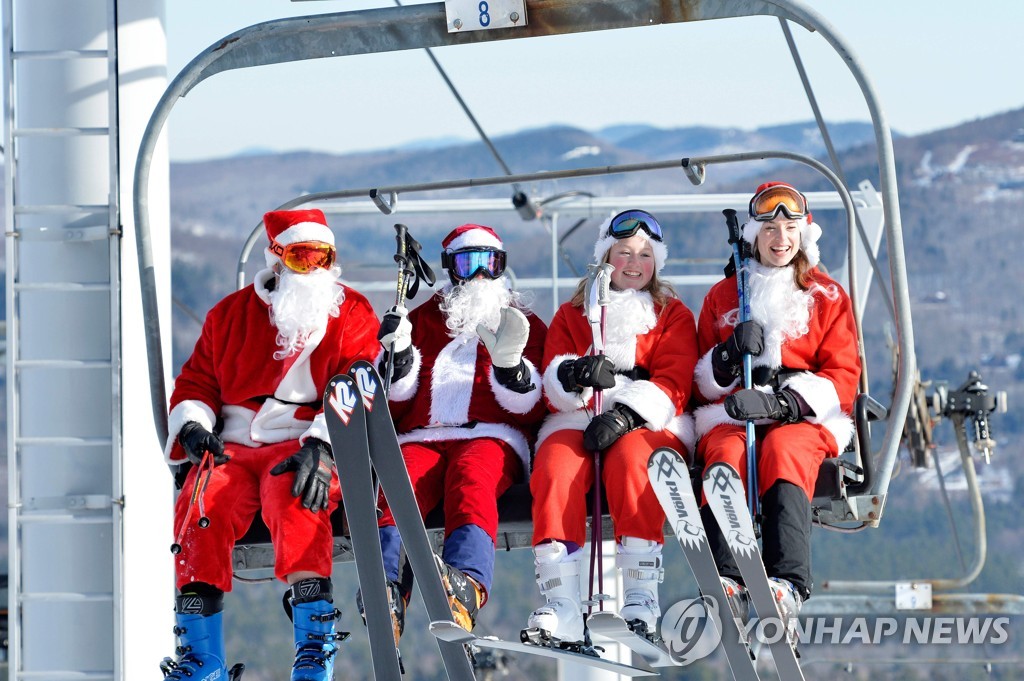 US-SANTA-FUNDRAISER