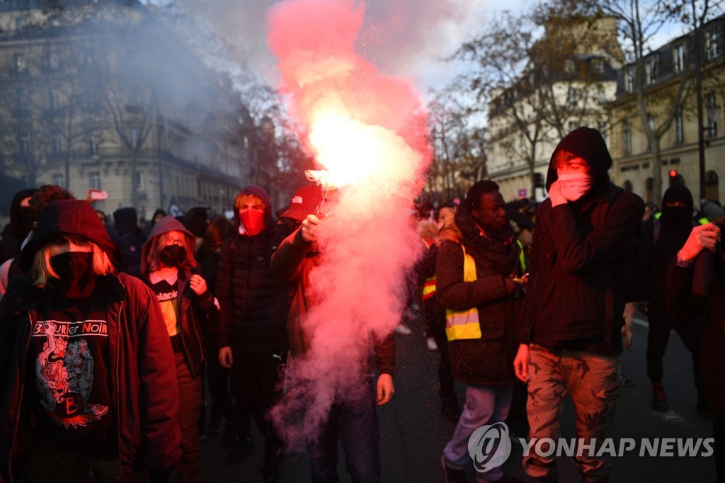 FRANCE-POLITICS-STRIKE