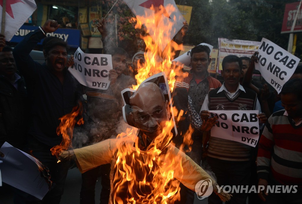 TOPSHOT-INDIA-POLITICS-UNREST