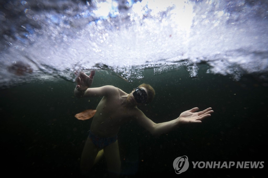 FINLAND-FREEDIVING-ICE