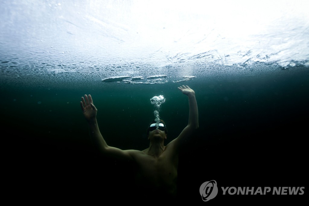 FINLAND-FREEDIVING-ICE