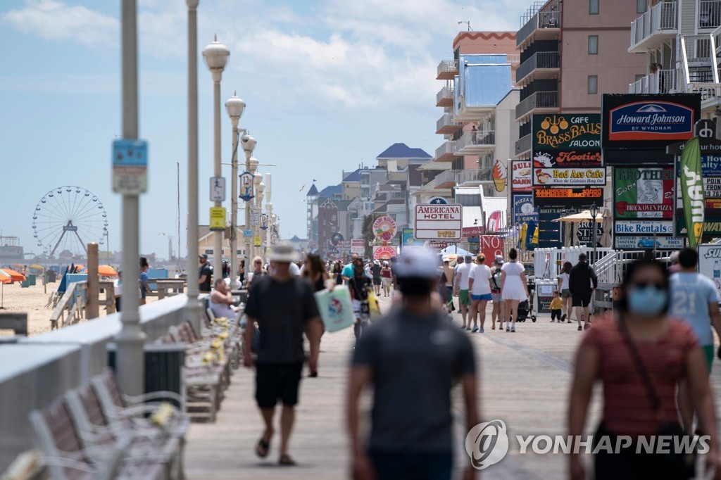US-HEALTH-VIRUS-MARYLAND-BEACH