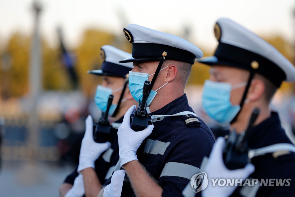 FRANCE-HEALTH-VIRUS-PARADE-BASTILLE-DAY