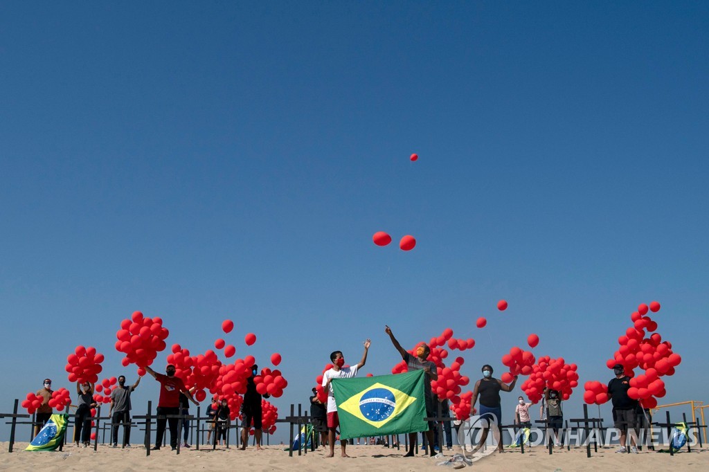BRAZIL-HEALTH-VIRUS-VICTIMS-TRIBUTE