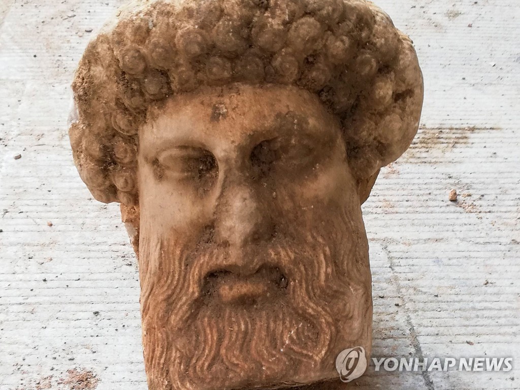 그리스 아테네에서 발견된 헤르메스 두상. 2020.11.15. [AFP=연합뉴스]