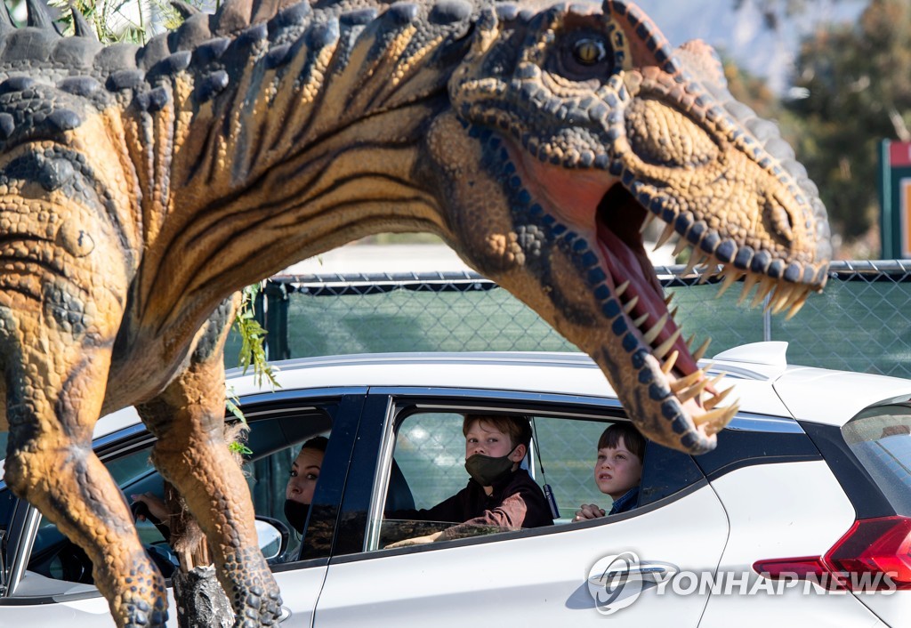US-ENTERTAINMENT-DINOSAURS