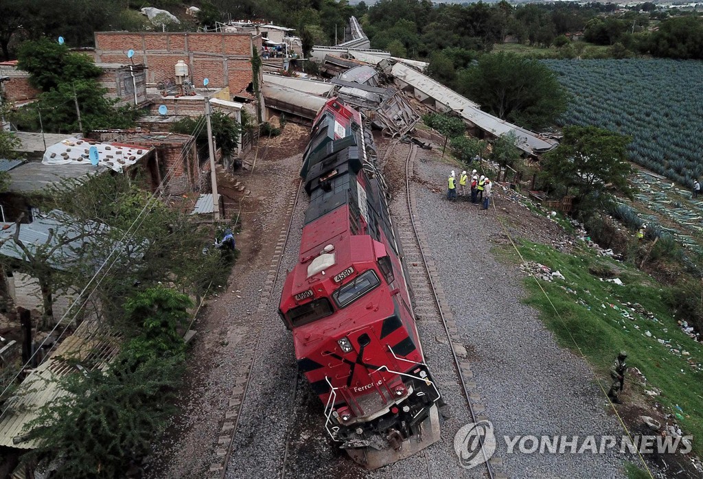 MEXICO-TRAIN-ACCIDENT