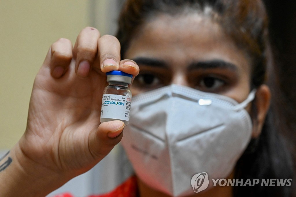 [AFP=연합뉴스 자료사진] 인도산 코로나19 바이러스 백신