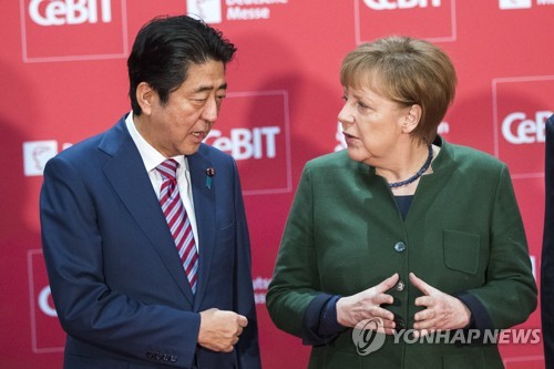 메르켈·아베, 하노버 CeBIT 참석