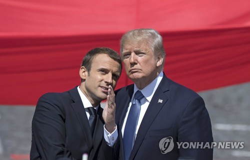 프랑스혁명 기념일 행사에 참석한 마크롱과 트럼프