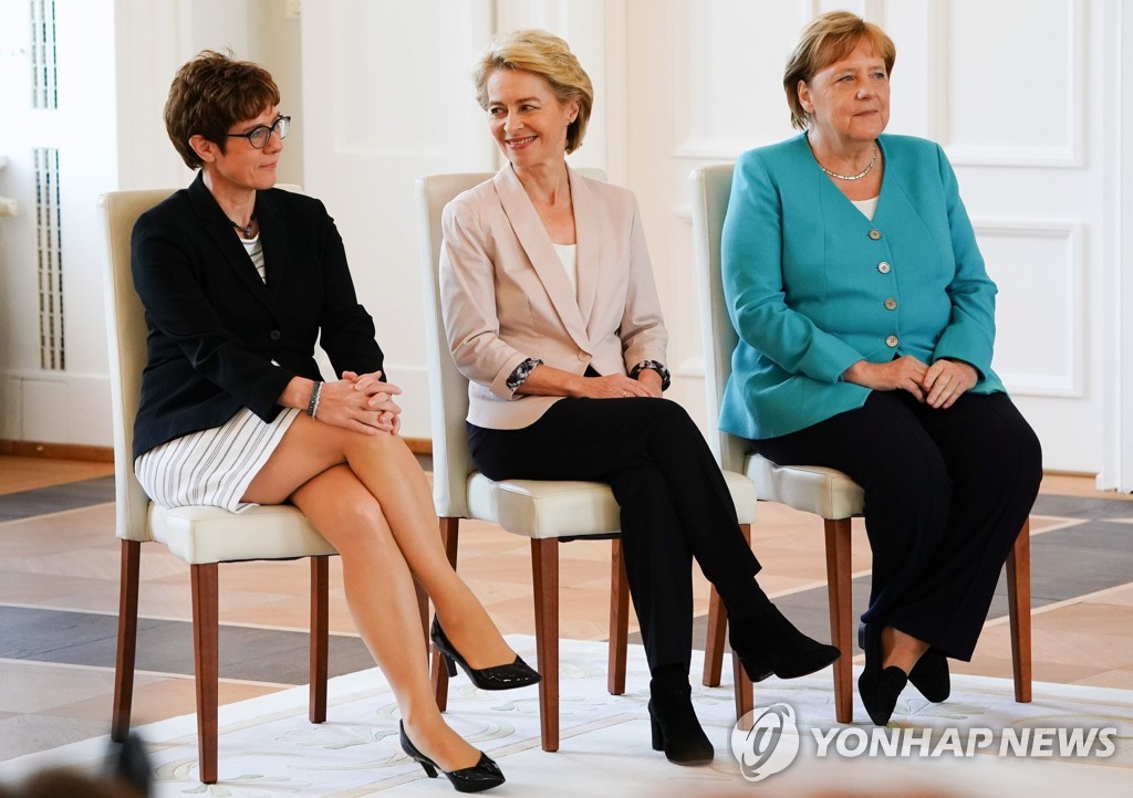 GERMANY GOVERNMENT DEFENCE MINISTER