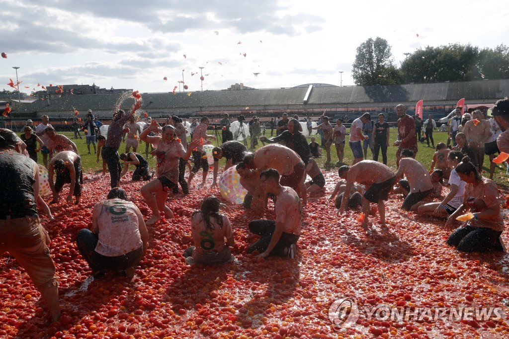 RUSSIA TOMATINA BATTLE