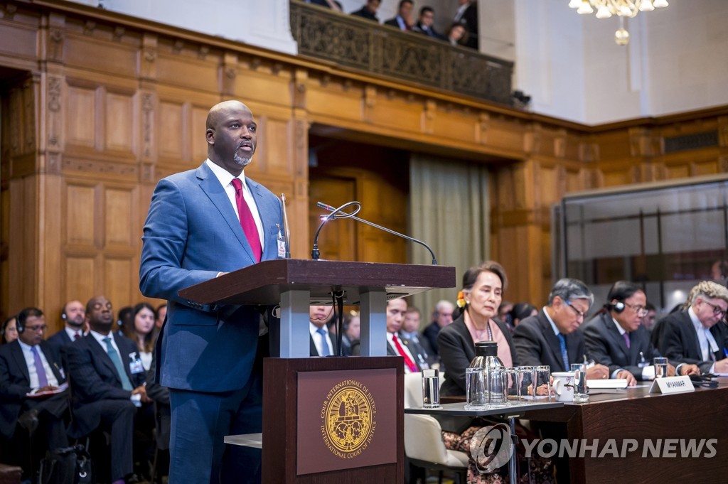 10일 ICJ 법정에서 미얀마의 로힝야 학살을 고소하는 탐바두 감비아 법무장관