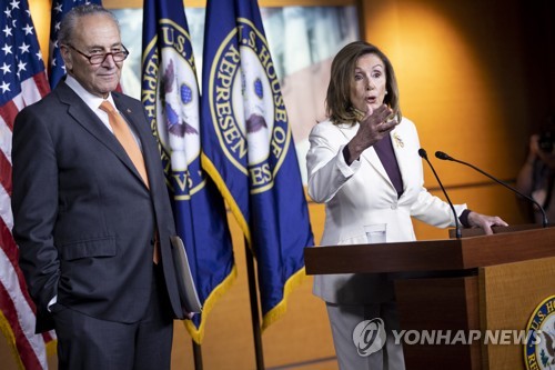 낸시 펠로시 미국 민주당 하원의장과 척 슈머 상원 원내대표