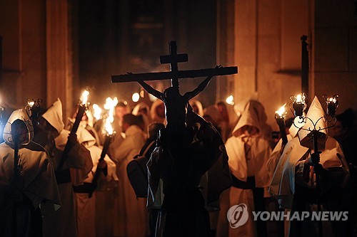 예수의 '고난주간' 기념…부활제 전 일주일간 스페인 전역 참회행렬