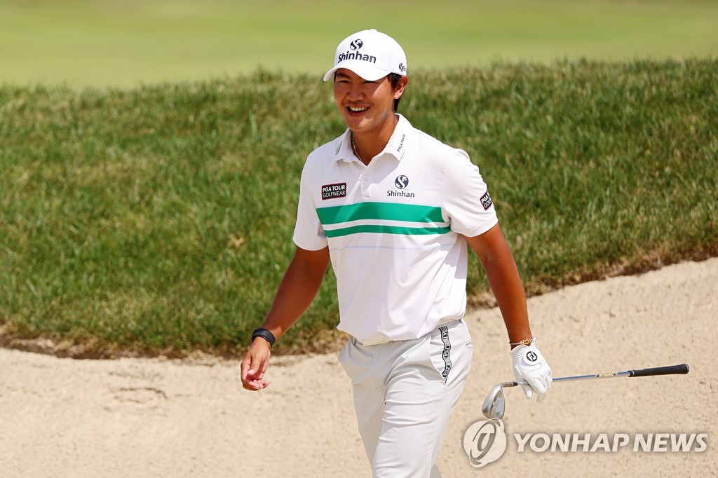 In this Getty Images file photo from Sept. 2, 2022, Kim Seong-hyeon of South Korea reacts to a bunker shot on the ninth hole during the second round of the Korn Ferry Tour Championship at Victoria National Golf Club in Newburgh, Indiana. (Yonhap)