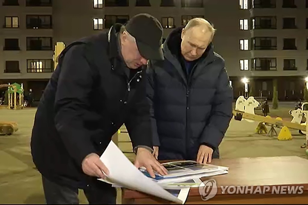 Russian President Putin visits Mariupol