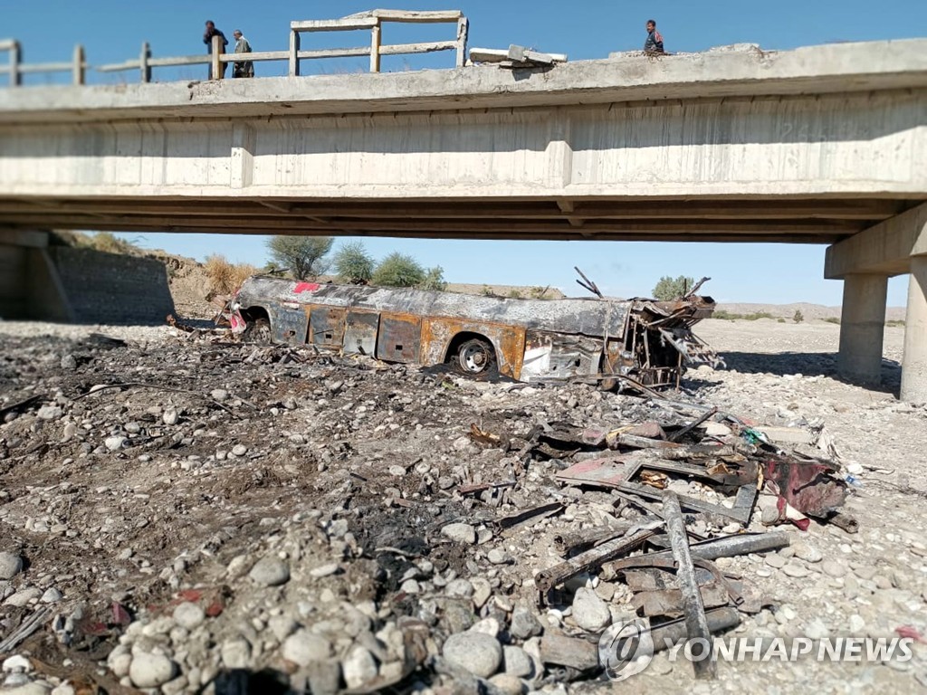 PAKISTAN-LASBELA-ACCIDENT-BUS