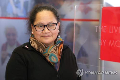 2013년 IS에 납치된 뉴질랜드 간호사 루이자 아카비