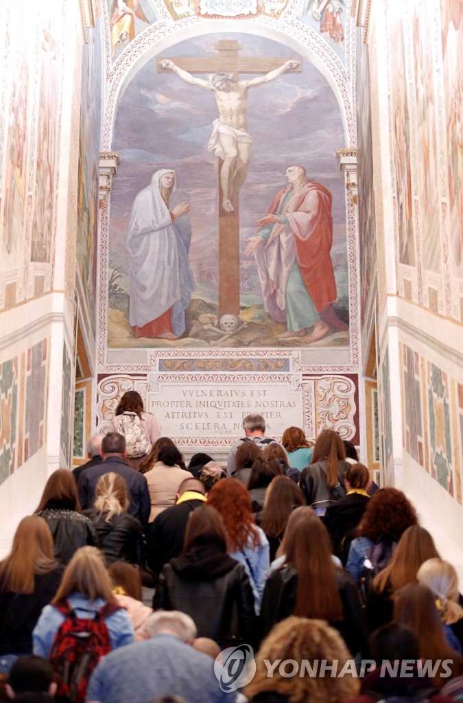 RELIGION-ITALY/STAIRS