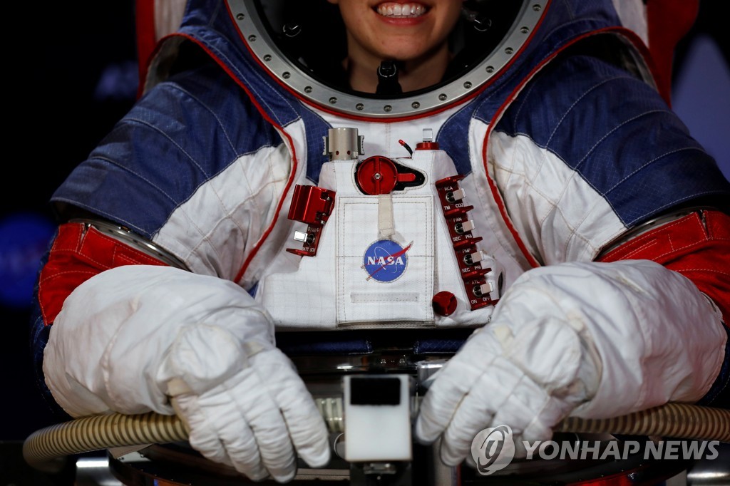 SPACE-EXPLORATION/SPACESUITS