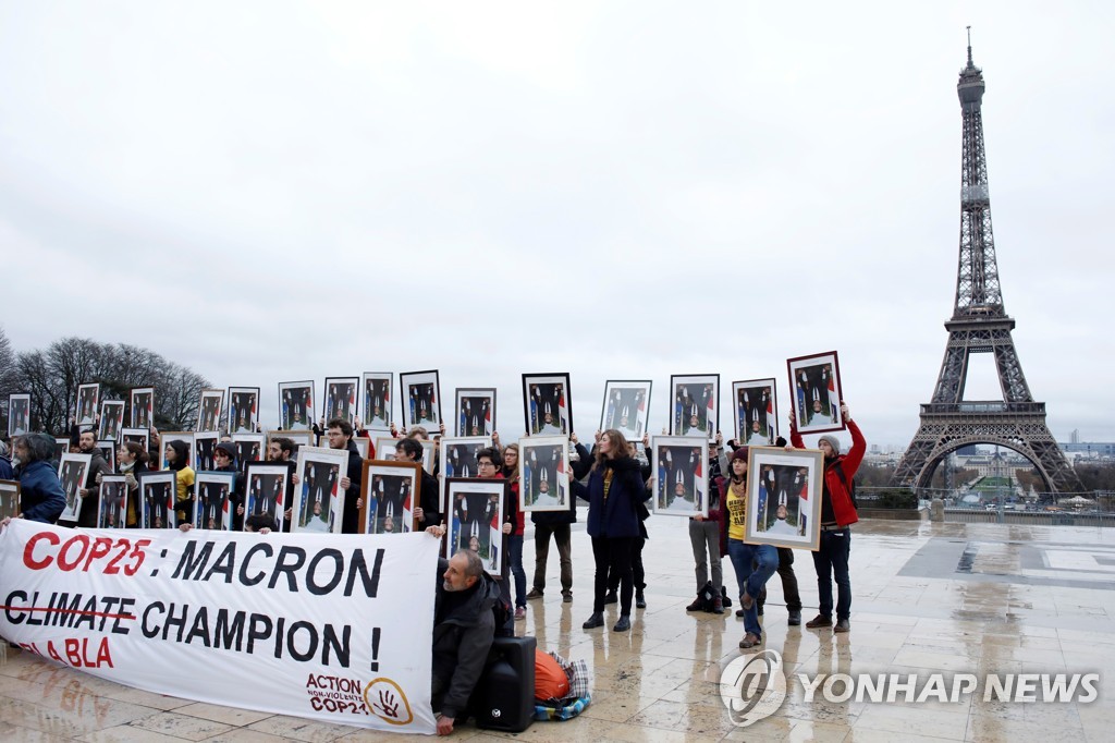 CLIMATE-CHANGE/DEMO-MACRON