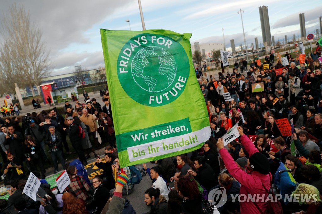CLIMATE-CHANGE/ACCORD-PROTEST