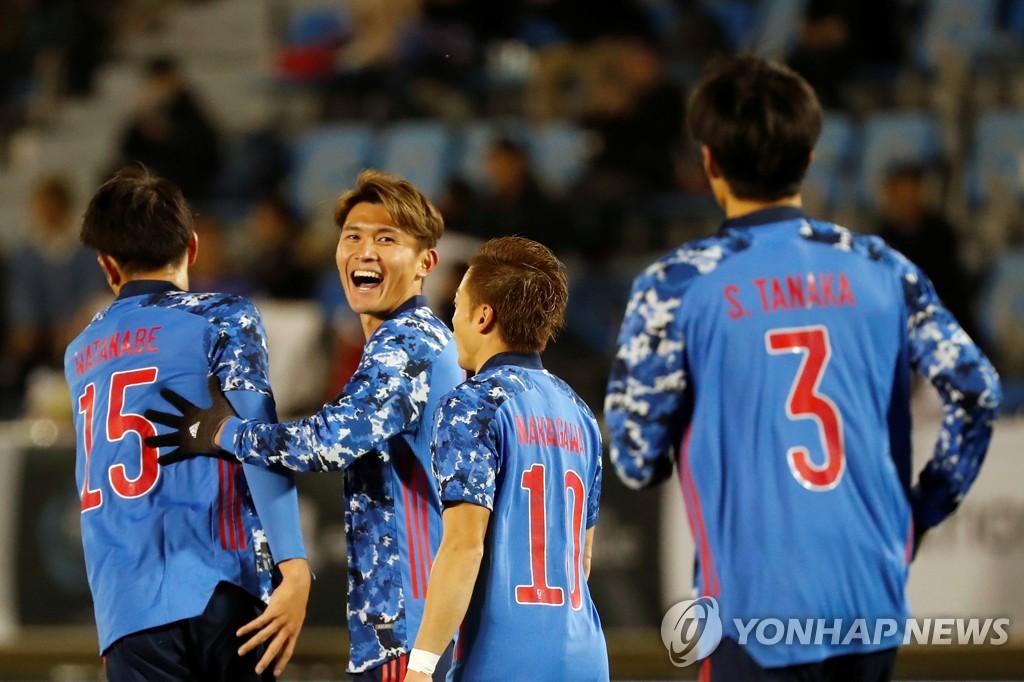 골세리머니를 펼치는 일본 축구대표팀 선수들